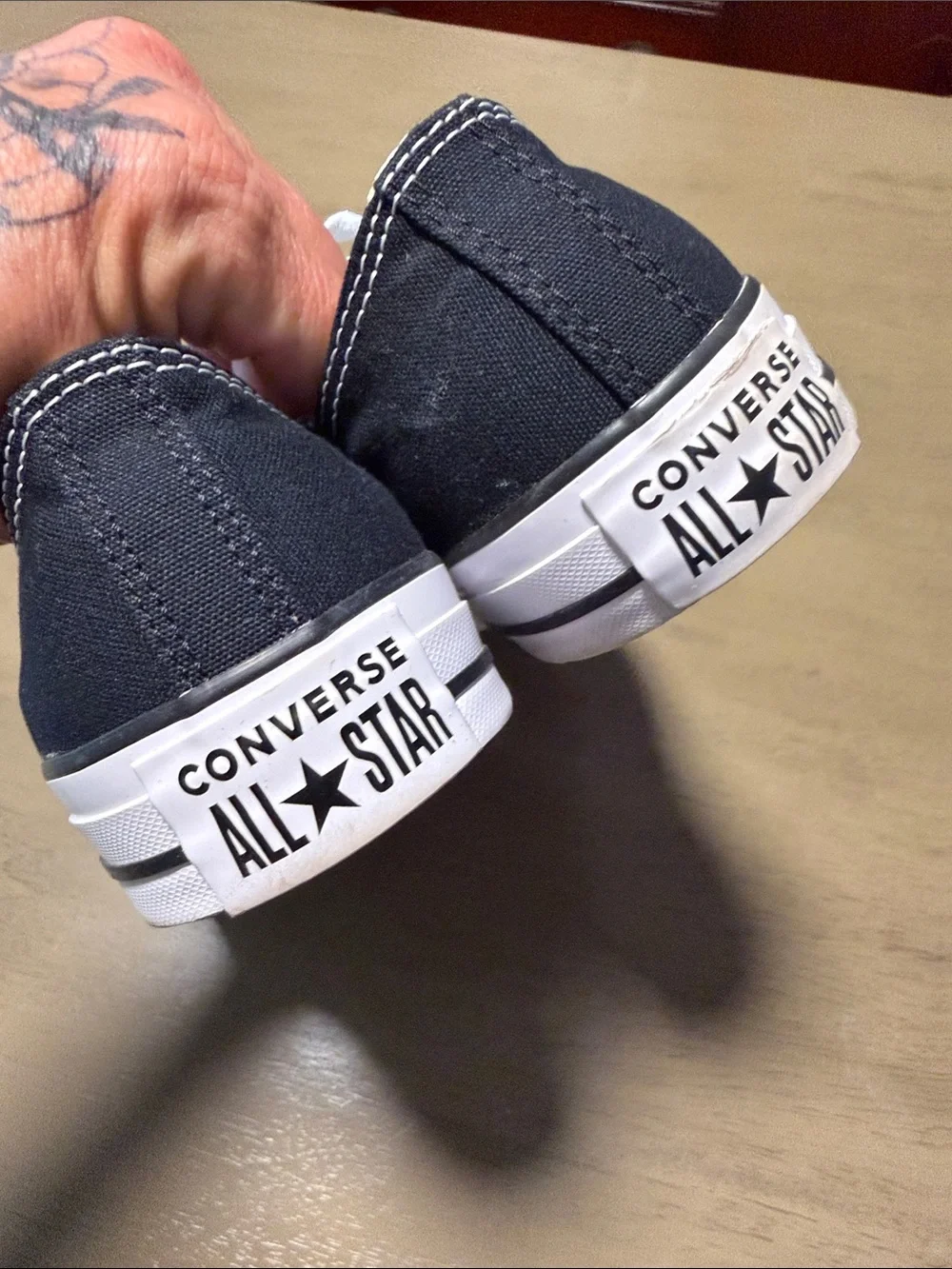 Converse low top